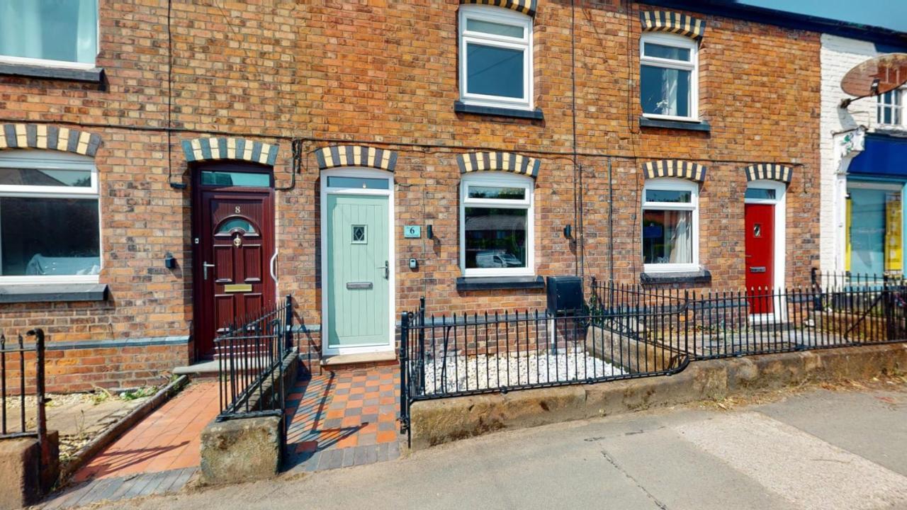 Modern 3-Bed House On Tarporley High Street Villa Exterior photo